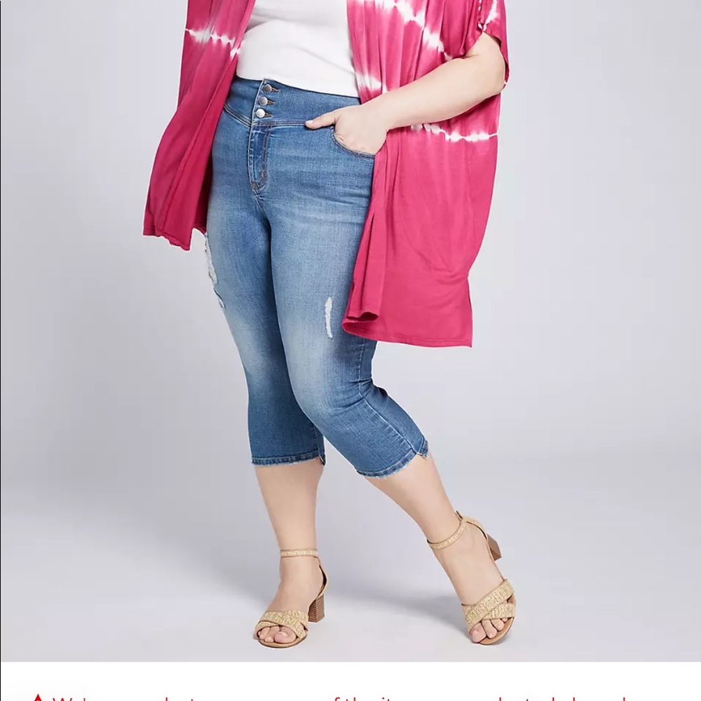 High-Rise 3-Button Pedal Jegging - Destructed